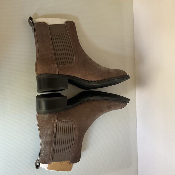 Gentle Souls by Kenneth Cole Suede Chelsea Booties  7.5 Taupe Leather Ankle NEW - Picture 12 of 13